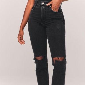 Abercrombie Curve Love 90s Ultra High Rise Straight Jeans in Ripped Washed Black